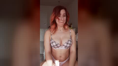 lucyxlou online show from March 12, 2026, 11:16 am