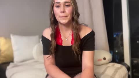 Lucy Rae online show from December 23, 2025, 2:31 am