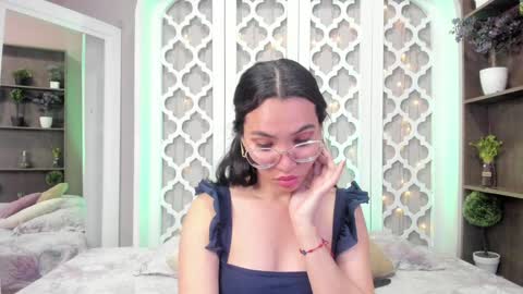 Lucy Liiu online show from January 26, 2025, 1:52 am