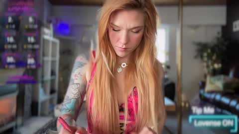 Snapshot of luebeam chatting on January 13, 2025, 6:38 pm Luubeam INSTA luubeammm TWITTER lunaisreallycu1 online show from January 13, 2025, 6:38 pm