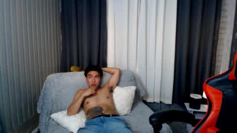 luigi_moreno online show from March 5, 2025, 6:34 pm