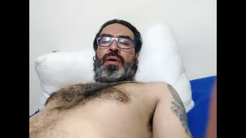 Snapshot of luis2988z chatting on April 28, 2026, 2:27 am Hairyman online show from April 28, 2026, 2:27 am