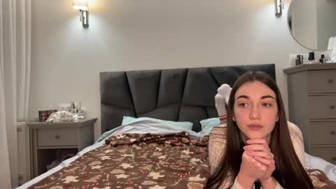 Luis and Alina online show from February 13, 2025, 9:27 pm