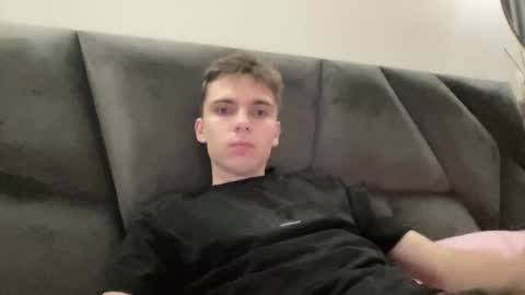 Luis online show from December 2, 2025, 9:54 pm