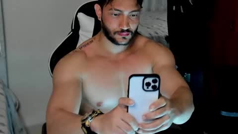 luis_baptista online show from December 2, 2024, 4:53 am