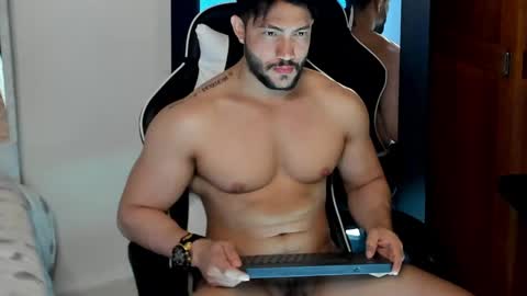 luis_baptista online show from December 15, 2024, 7:53 pm