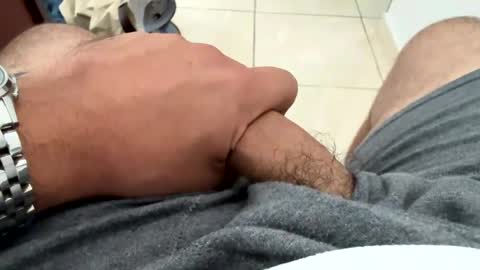 Snapshot of luiso29 chatting on December 16, 2024, 5:54 pm luiso29 online show from December 16, 2024, 5:54 pm