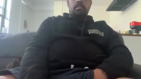 Luis. online show from April 27, 2026, 7:01 pm