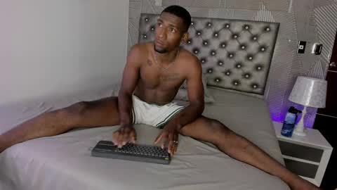 Snapshot of lujourpair chatting on April 27, 2026, 1:42 pm Lujourpair online show from April 27, 2026, 1:42 pm
