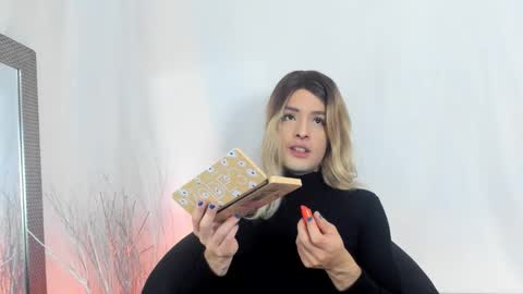 Luka Castillo online show from November 26, 2025, 9:27 pm