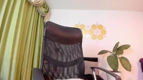 Snapshot of lukacastillo chatting on June 2, 2026, 4:14 am Luka Castillo online show from June 2, 2026, 4:14 am