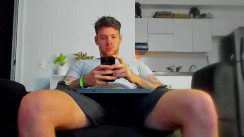 Luke online show from November 20, 2025, 12:33 am