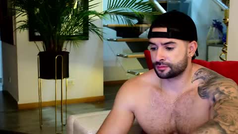 Lukhas f4f online show from April 14, 2026, 4:51 am