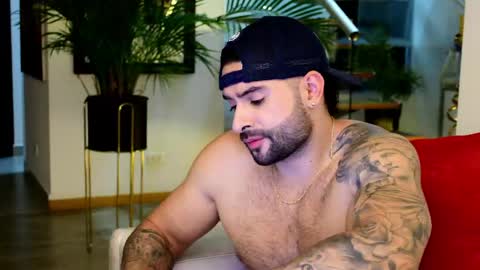 Lukhas f4f online show from April 15, 2026, 12:17 am