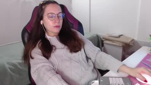 Snapshot of lula_05 chatting on January 3, 2025, 2:54 am Vicky online show from January 3, 2025, 2:54 am