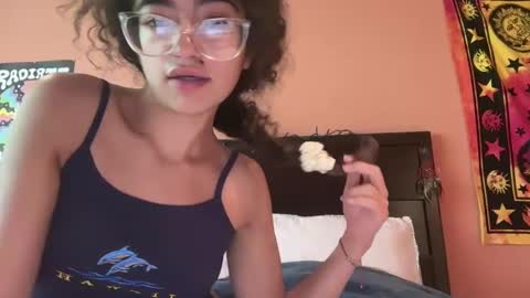 lulakula18 online show from September 19, 2025, 3:45 pm