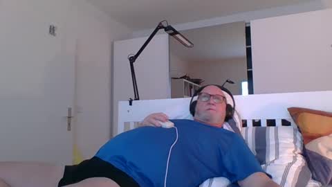 luley58 online show from February 21, 2025, 6:18 am