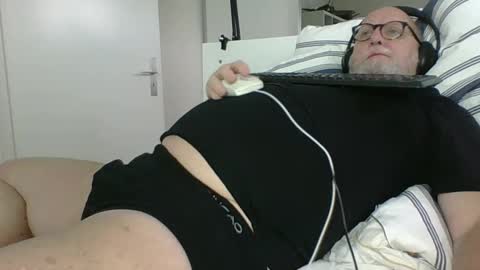 luley58 online show from February 26, 2025, 6:37 am