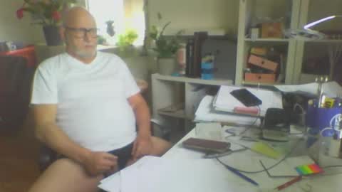 luley58 online show from May 7, 2026, 7:36 am