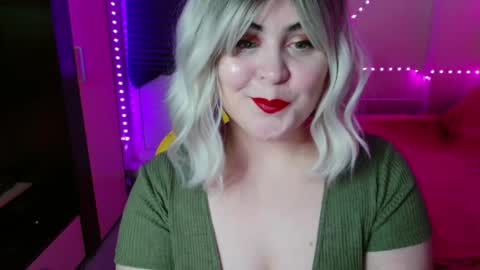 lulovia online show from April 30, 2026, 10:03 pm