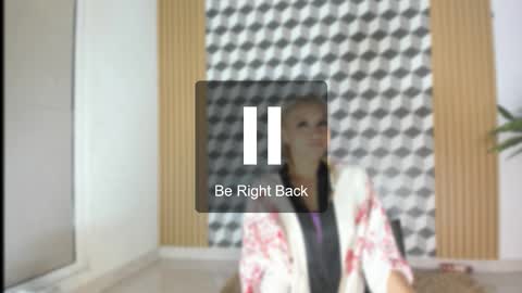 lulu__cute1 online show from December 17, 2025, 9:54 pm