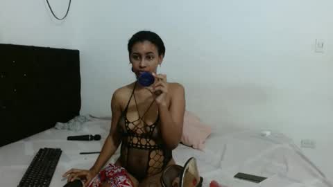 Snapshot of lulu_liz chatting on October 4, 2025, 8:51 pm LULU LIZ online show from October 4, 2025, 8:51 pm