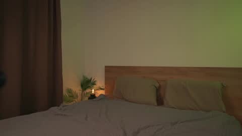 lulu_lovett online show from December 6, 2024, 11:22 am