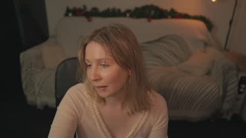 lulu_lovett online show from January 9, 2025, 1:02 pm