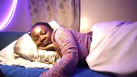 Snapshot of lulu_sparks1 chatting on October 4, 2025, 1:14 am lulu_sparks1 online show from October 4, 2025, 1:14 am