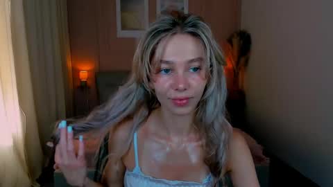 Alise online show from May 25, 2026, 1:17 pm