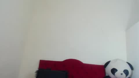 Snapshot of luluu_08 chatting on February 6, 2025, 9:17 pm LULU online show from February 6, 2025, 9:17 pm