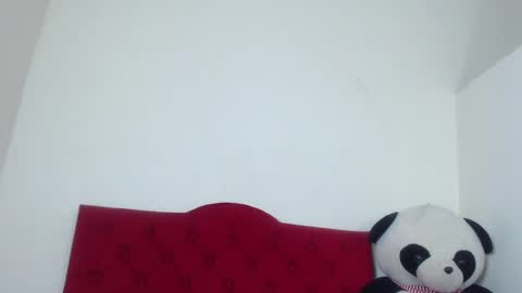 Snapshot of luluu_08 chatting on February 7, 2025, 9:37 pm LULU online show from February 7, 2025, 9:37 pm