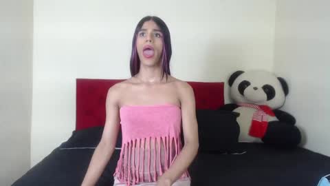 Snapshot of luluu_08 chatting on March 4, 2025, 8:27 pm LULU online show from March 4, 2025, 8:27 pm