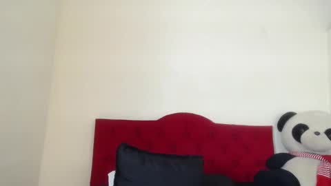 Snapshot of luluu_08 chatting on March 5, 2025, 5:29 pm LULU online show from March 5, 2025, 5:29 pm