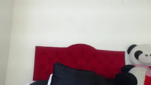 Snapshot of luluu_08 chatting on March 5, 2025, 8:32 pm LULU online show from March 5, 2025, 8:32 pm