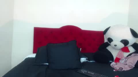 Snapshot of luluu_08 chatting on March 9, 2025, 12:53 am LULU online show from March 9, 2025, 12:53 am