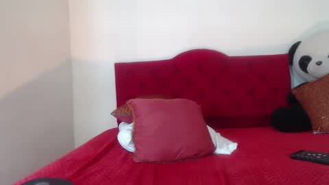 Snapshot of luluu_08 chatting on March 12, 2025, 5:07 pm LULU online show from March 12, 2025, 5:07 pm