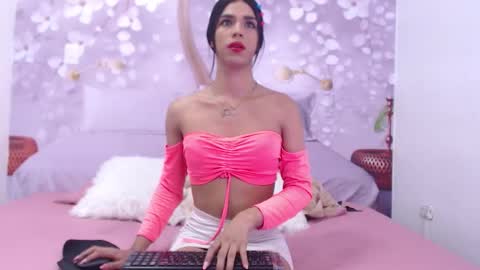 Snapshot of luluu_08 chatting on September 24, 2025, 7:06 pm LULU online show from September 24, 2025, 7:06 pm