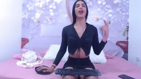 Snapshot of luluu_08 chatting on September 27, 2025, 7:19 pm LULU online show from September 27, 2025, 7:19 pm