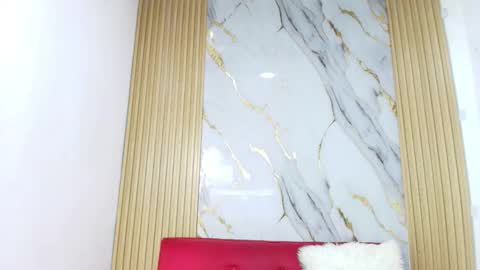 LULU online show from February 7, 2026, 1:26 pm