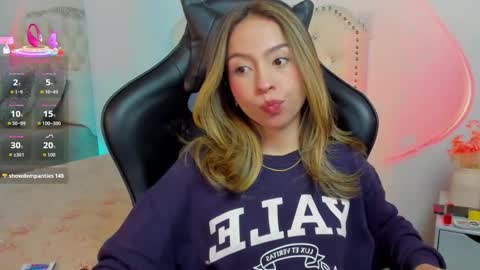 Snapshot of luluuberry chatting on February 10, 2026, 10:14 pm luluuberry online show from February 10, 2026, 10:14 pm