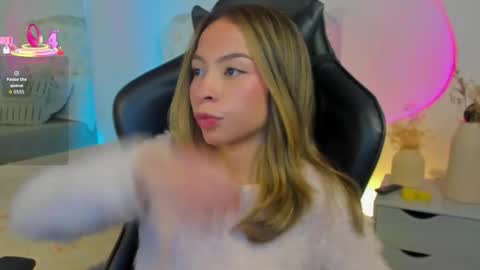 Snapshot of luluuberry chatting on February 12, 2026, 10:38 pm luluuberry online show from February 12, 2026, 10:38 pm