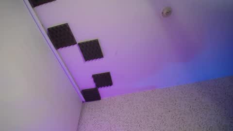 Snapshot of luly_blue chatting on April 1, 2026, 3:40 am Luly online show from April 1, 2026, 3:40 am