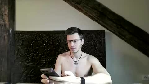 Andrew independent model 2000-0000 CET daily online show from April 17, 2026, 6:55 pm