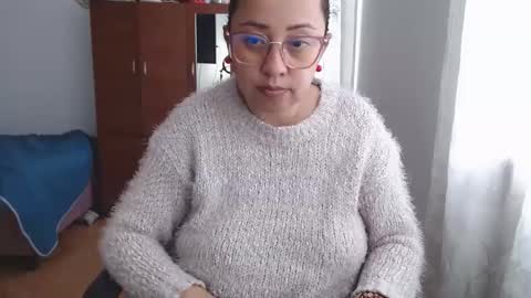 Snapshot of lumi_84 chatting on December 19, 2024, 2:35 pm LUMI online show from December 19, 2024, 2:35 pm