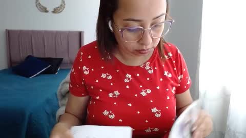 Snapshot of lumi_84 chatting on January 10, 2025, 6:49 pm LUMI online show from January 10, 2025, 6:49 pm