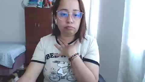 Snapshot of lumi_84 chatting on February 4, 2025, 2:43 pm LUMI online show from February 4, 2025, 2:43 pm