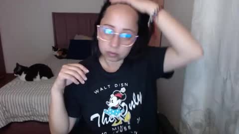 Snapshot of lumi_84 chatting on November 2, 2025, 12:35 am LUMI online show from November 2, 2025, 12:35 am