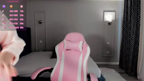 Mina online show from May 16, 2026, 8:11 am
