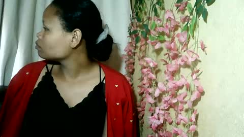 Snapshot of luna01mia chatting on July 22, 2026, 6:05 am luna01mia online show from July 22, 2026, 6:05 am